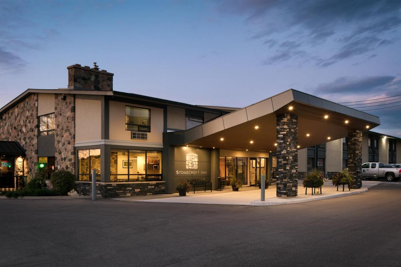 Stonecroft Inn Уиндзор Екстериор снимка