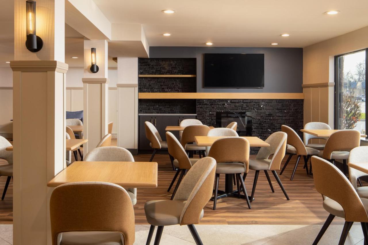 Stonecroft Inn Уиндзор Екстериор снимка